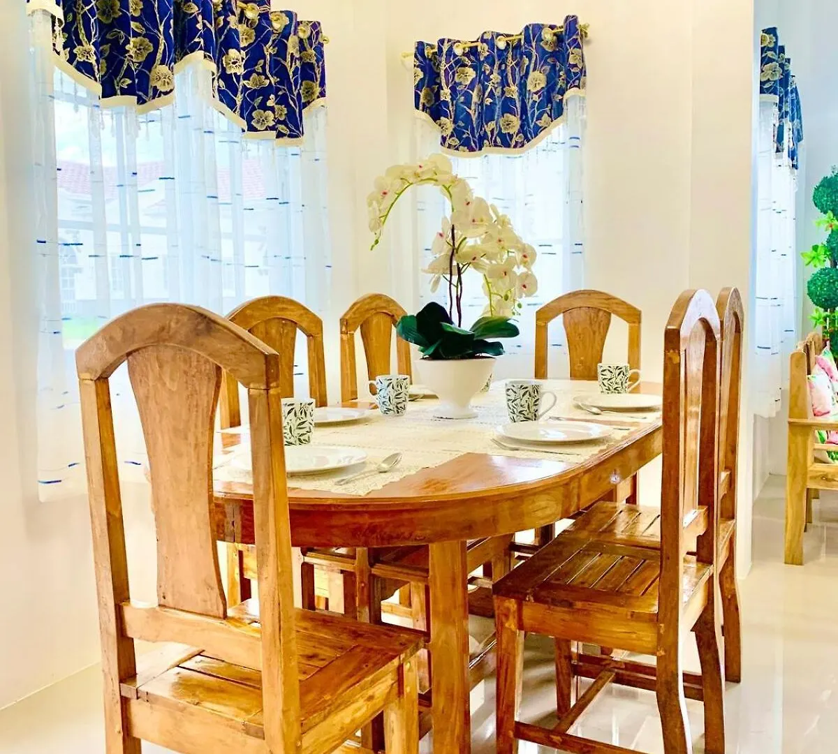 Eds Spacious 3-Bedroom 2-Full Bathroom House With Wifi, Ac And Pool Tinago Holiday home