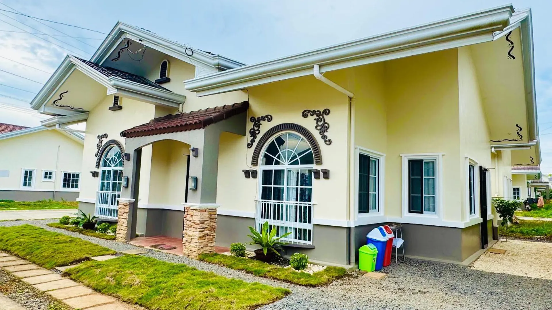 Eds Spacious 3-Bedroom 2-Full Bathroom House With Wifi, Ac And Pool Tinago 0*,