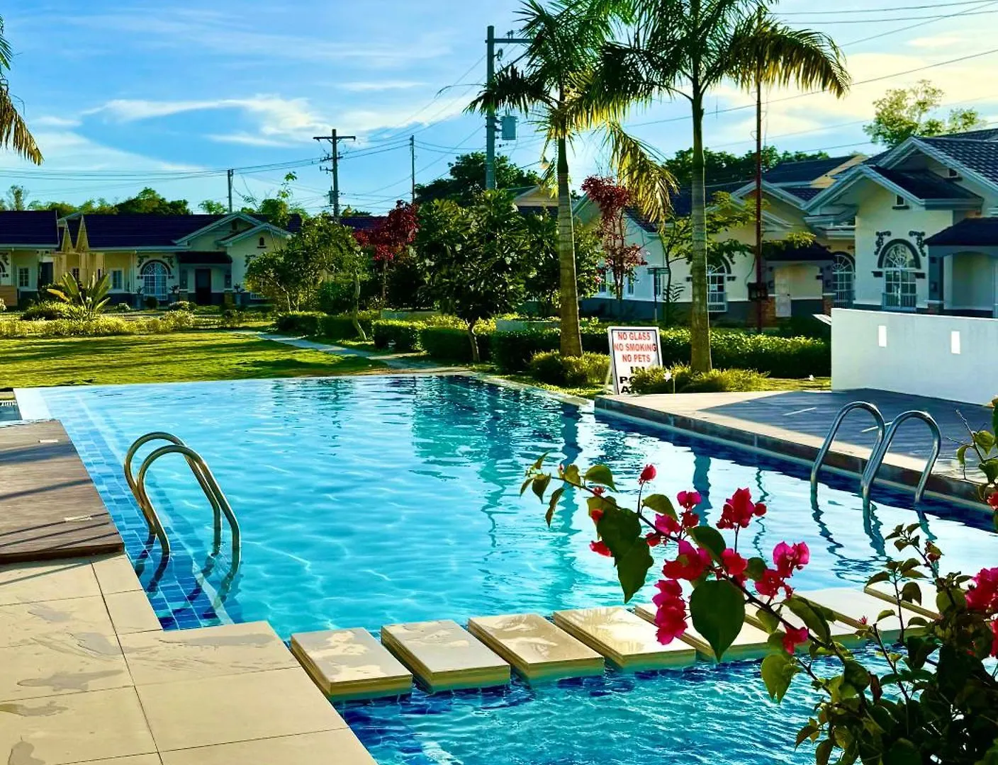 Eds Spacious 3-Bedroom 2-Full Bathroom House With Wifi, Ac And Pool Tinago